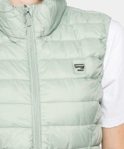 Isaacstewart.shop2354d8d0d4 4