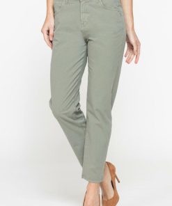 Isaacstewart.shop8f8f34a8f7 1